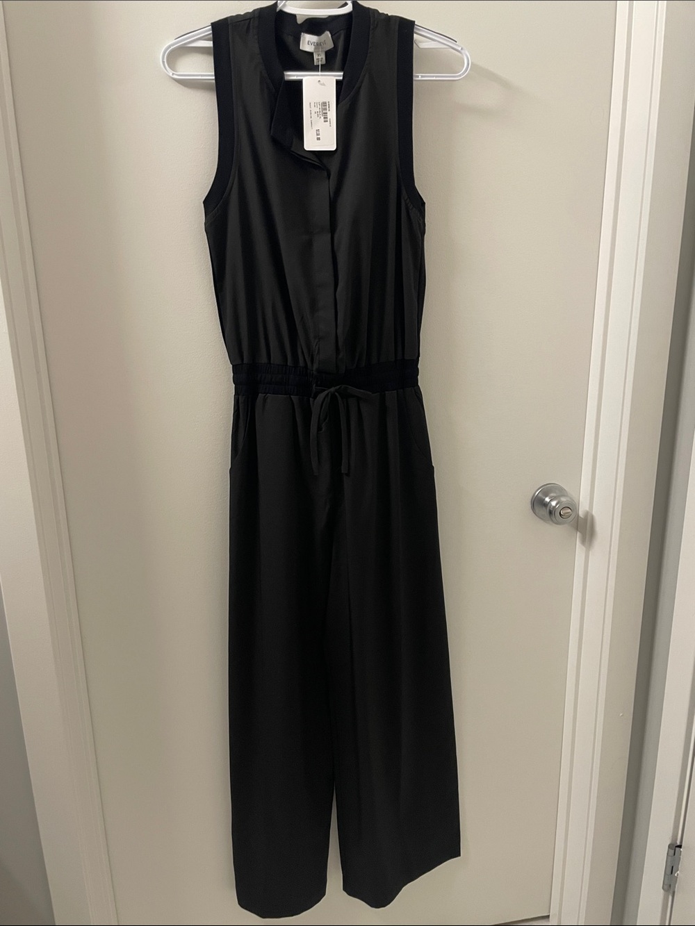 Evereve Scout Black Sleeveless Drawstring-Waist Jumpsuit
